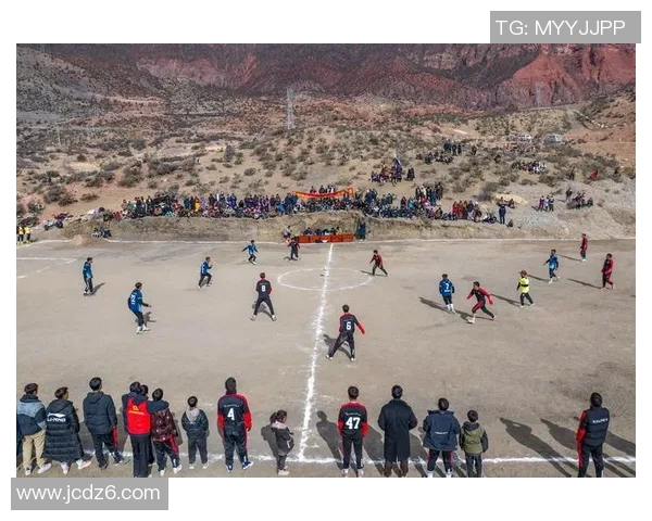 足球场上的感人瞬间：那些让人热泪盈眶的友谊与拼搏故事